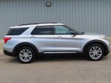 Used 2020 Ford Explorer XLT w/ Equipment Group 202A image 2