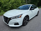 Used 2022 Nissan Altima 2.5 SR image 2