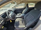 Used 2017 Ford Fusion SE w/ Fusion SE Technology Package image 3