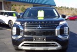 Used 2022 Mitsubishi Outlander SE image 2
