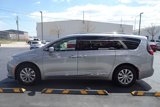 Used 2018 Chrysler Pacifica Touring-L image 5