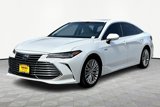 Used 2020 Toyota Avalon Limited image 2