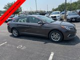 Used 2017 Hyundai Sonata SE image 2