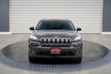 Used 2017 Jeep Cherokee Latitude image 2
