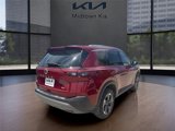 Used 2021 Nissan Rogue SV image 3