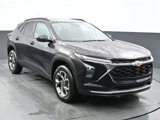 Used 2025 Chevrolet Trax LT w/ LT Convenience Package image 2