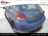 Used 2011 Toyota Yaris 4-Door Hatchback image 6