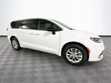 New 2025 Chrysler Pacifica Select image 3