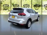 Used 2017 Nissan Rogue S image 5