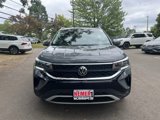 Used 2022 Volkswagen Taos SE w/ Panoramic Sunroof Package image 3