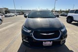 Used 2023 Chrysler Pacifica Touring-L image 6
