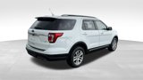 Used 2018 Ford Explorer XLT image 5