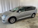 Used 2019 Chrysler Pacifica Touring-L image 4