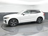 Used 2022 Volvo XC60 B5 Momentum w/ Climate Package image 4