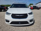 Used 2022 Chrysler Pacifica Touring-L image 2