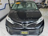 Used 2018 Toyota Sienna LE image 2