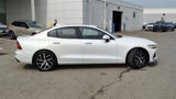 Used 2020 Volvo S60 T5 Momentum image 2
