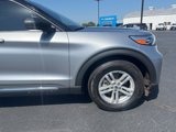 Used 2022 Ford Explorer XLT image 2