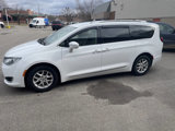 Used 2020 Chrysler Pacifica Touring-L image 5