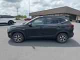 Used 2021 Kia Seltos EX image 2