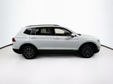 Used 2020 Volkswagen Tiguan SE w/ Panoramic Sunroof Package image 4