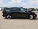 Used 2023 Chrysler Pacifica Touring-L image 5