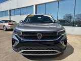 Used 2024 Volkswagen Taos SE image 2