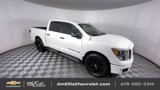 Used 2019 Nissan Titan SV w/ SV Convenience Package image 2