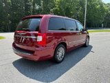 Used 2014 Chrysler Town & Country Touring-L w/ Driver Convenience Group image 4