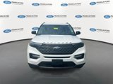 Certified 2022 Ford Explorer XLT w/ Equipment Group 202A image 3