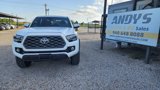 Used 2021 Toyota Tacoma TRD Off-Road image 2