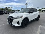 Used 2022 Nissan Kicks SR image 2