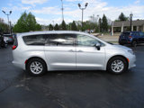 Used 2022 Chrysler Voyager LX image 4