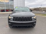 Used 2019 Jeep Grand Cherokee Laredo image 2