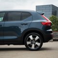 Used 2021 Volvo XC40 T5 Momentum w/ Premium Package image 4