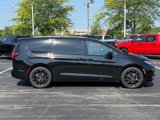 New 2025 Chrysler Pacifica Limited image 2
