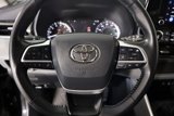 Used 2023 Toyota Highlander LE image 4