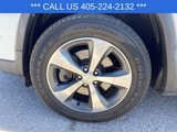 Used 2019 Jeep Cherokee Limited w/ Luxury Group image 2