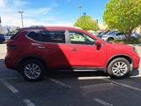 Used 2017 Nissan Rogue SV image 4