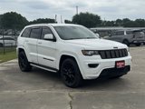 Used 2017 Jeep Grand Cherokee Altitude image 3