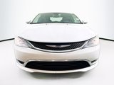 Used 2015 Chrysler 200 Limited w/ Convenience Group image 2