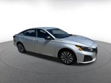 Used 2024 Nissan Altima 2.5 SV image 2