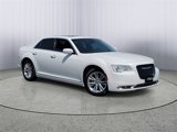 Used 2017 Chrysler 300 Limited image 1