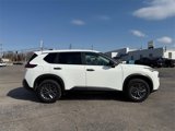 Used 2023 Nissan Rogue S image 2