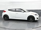 Used 2015 Hyundai Veloster image 3