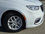 Used 2022 Chrysler Pacifica Touring-L image 3