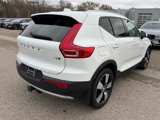 Used 2020 Volvo XC40 T5 Momentum image 2