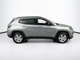 Used 2022 Jeep Compass Latitude image 4