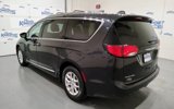 Used 2020 Chrysler Pacifica Touring-L image 6