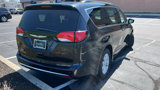 Used 2017 Chrysler Pacifica Touring-L image 6